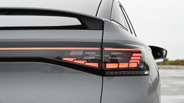 Volkswagen ID.5 Pro Black Edition - rear light
