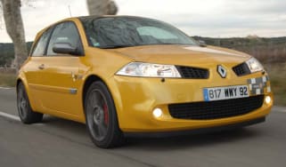 Renault Mégane 230 F1 R26 front view