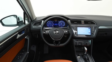 Volkswagen Tiguan 2016 - cabin