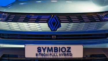 Renault Symbioz - studio grille