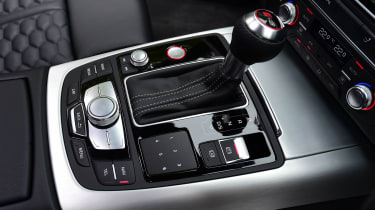 Audi RS7 Performance - centre console