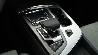 Audi Q7 - interior detail