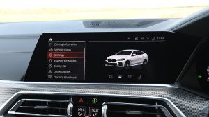BMW X6 twin test - screen