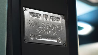 Rolls-Royce Vision Next 100 - plaque