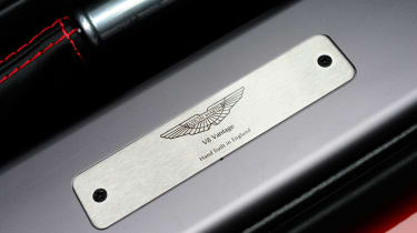 Aston Martin V8 Vantage plaque