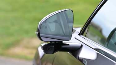 Volvo ES90 - wing mirror and side camera