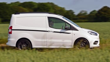 Ford Transit Courier Sport - side