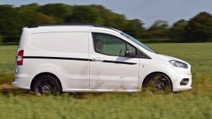Ford-Transit-Courier-tracking2.jpg