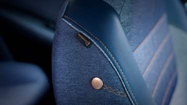 Renault 4 - seat detail