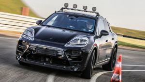 Porsche Macan EV - cornering