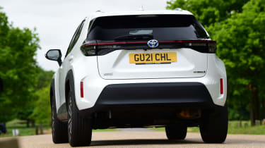 Toyota Yaris Cross First report - rear tracking