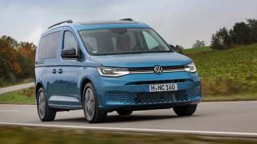 Volkswagen Caddy - front tracking