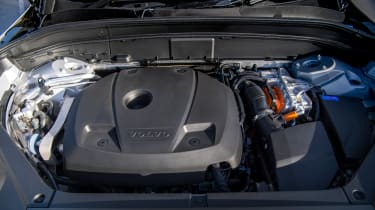 Volvo XC90 T8 Recharge - engine bay
