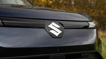 Suzuki e Vitara - Suzuki badge