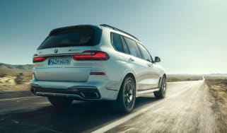 BMW X7 M50i