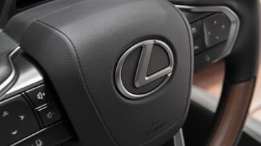 Lexus RX 350h - steering wheel detail