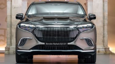 Mercedes-Maybach EQS SUV - full front
