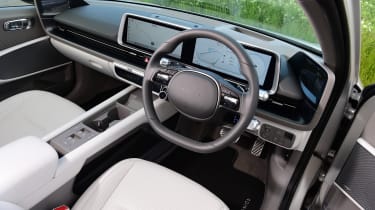 Hyundai Ioniq 6 - dashboard
