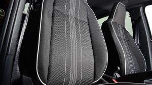 SEAT Mii electric UK - front seats