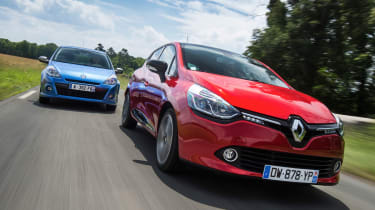 Renault Clio old vs new - Mk3 and 4 front tracking