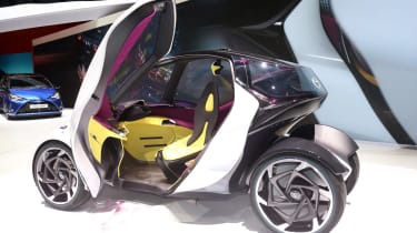 Toyota i-Tril concept Geneva - door open side
