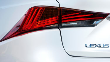 Lexus IS 2017 - rear light