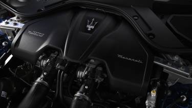 Maserati GranCabrio Trofeo - engine