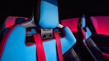 BMW M Concept Neue Klasse - seatbelts