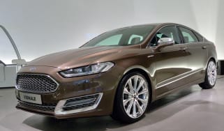 Ford-Mondeo-Vignale