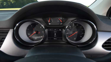 Vauxhall Astra Sports Tourer - dials