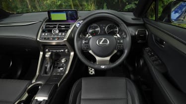 Lexus NX - dash