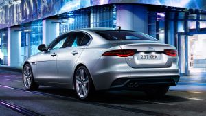 Jaguar%20XE%202020-6.jpg