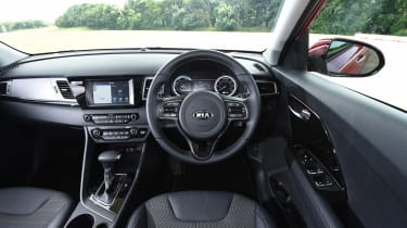 Kia Niro vs Toyota Prius - Kia Niro interior