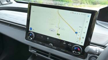 Toyota C-HR+ - infotainment