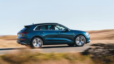Audi e-tron - side