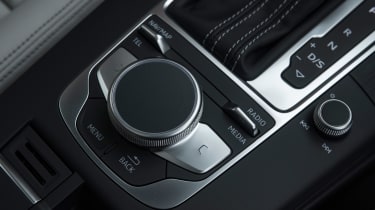 Audi RS3 Sportback - centre console