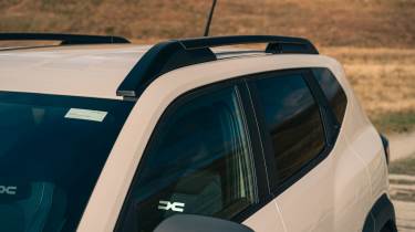 Dacia Duster Hybrid - roof rails