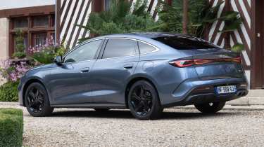 BYD Seal 6 plug-in hybrid - rear angled