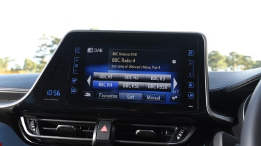 Toyota C-HR - radio