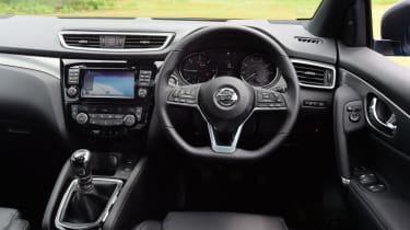 Nissan Qashqai - cockpit