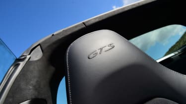 Porsche 911 Targa GTS seat