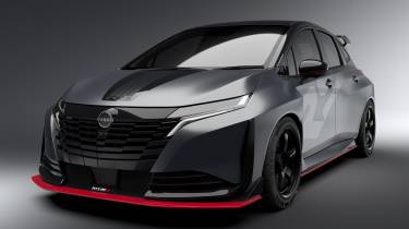 Nissan Aura Nismo RS Concept - studio front 3/4