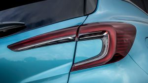 Renault%20Captur%20E-Tense%20Hybrid-24.jpg