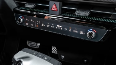 Kia EV6 GT - centre console