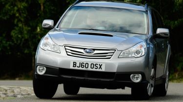 Subaru Outback 2.0D SE NavPlus front cornering