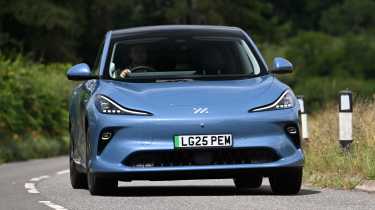 MG IM6 - front cornering