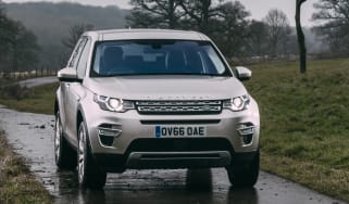 Land Rover Discovery Sport MY2107 - front quarter