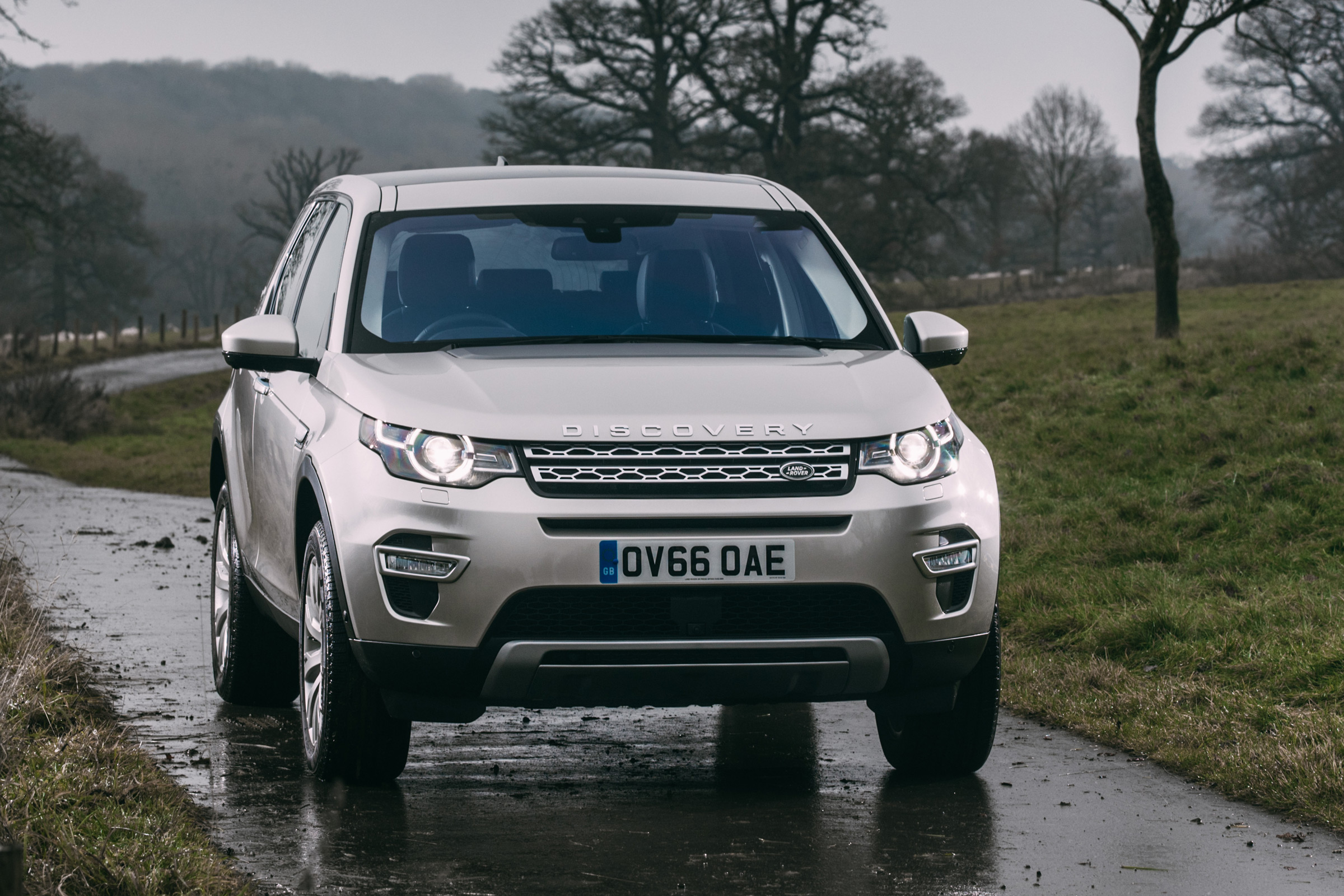 New Land Rover Discovery Sport TD4 2017 review | Auto Express