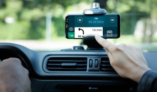 Fiat Panda Waze smartphone