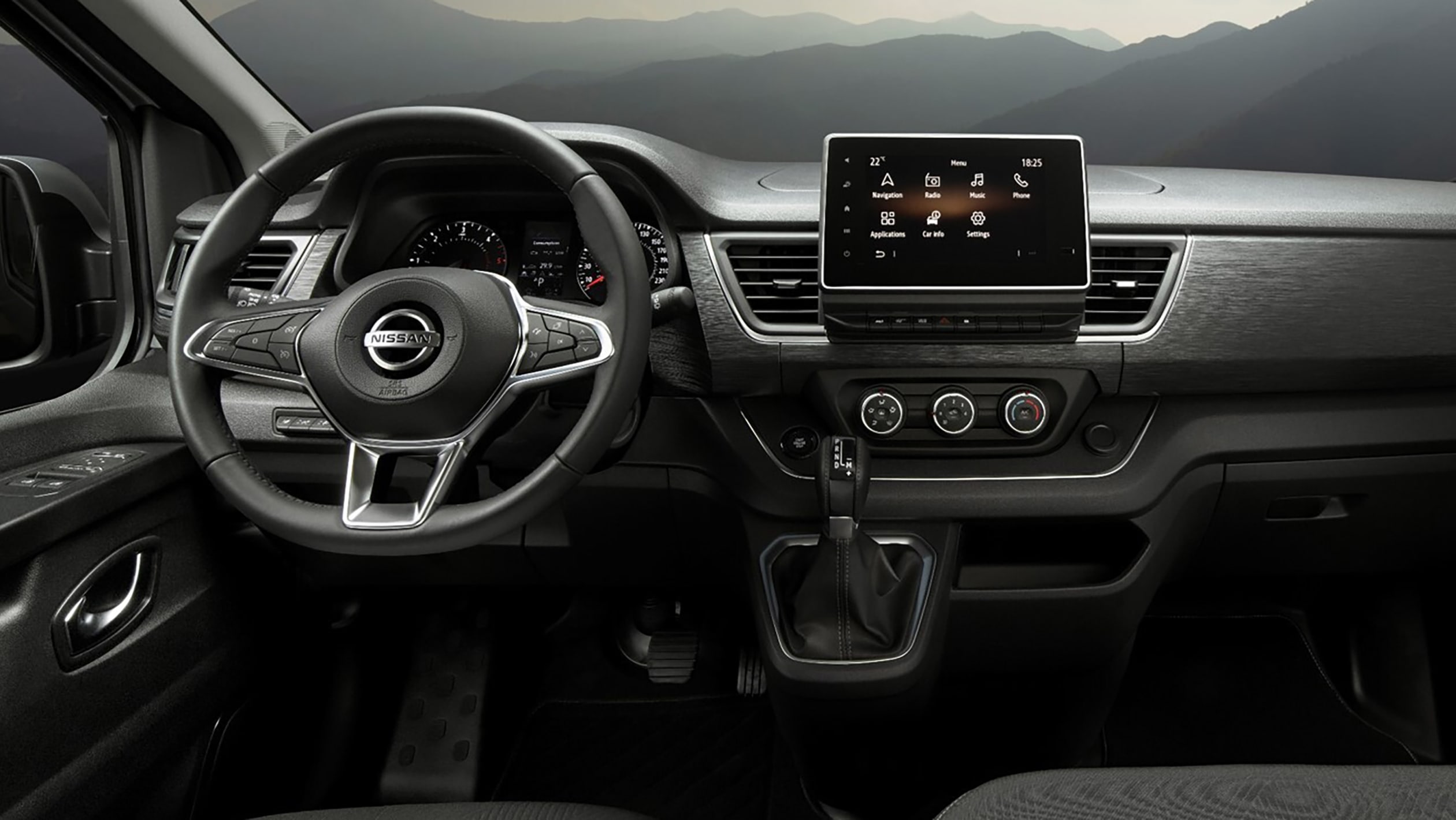 Nissan%20NV300%20Combi-4.jpg
